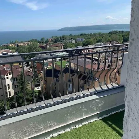 Apartament Lovely By The Sea