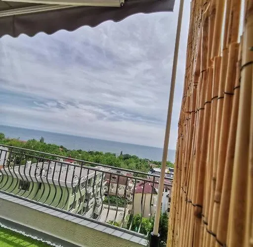 Lovely By The Sea * Varna